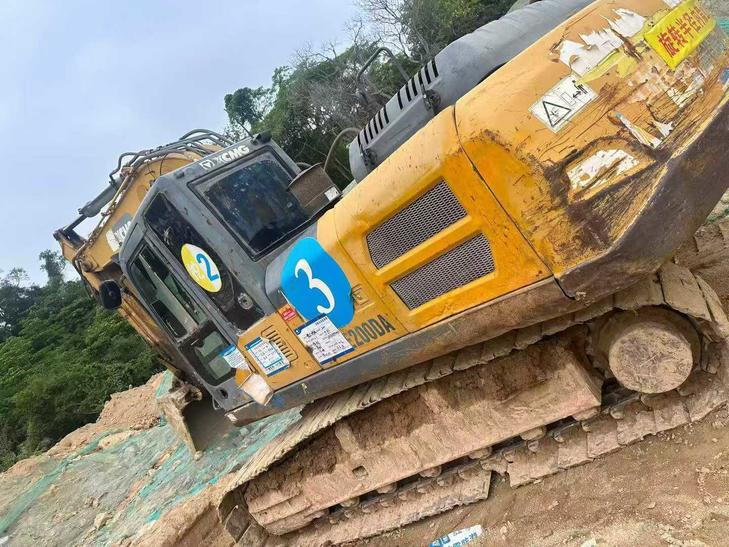 Buy XCMG XE200D Used Excavator / 1