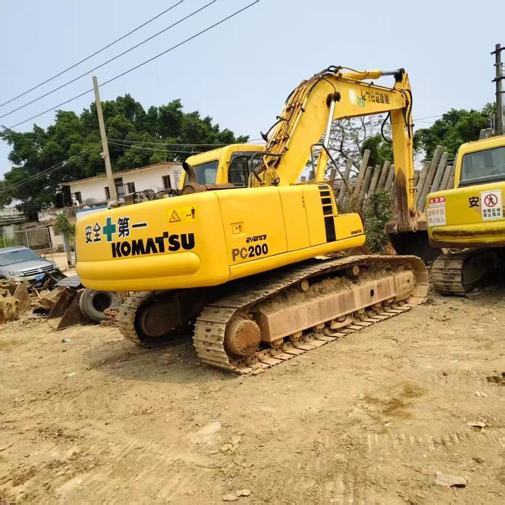 Buy Komatsu PC200-6 Used Excavator / 1