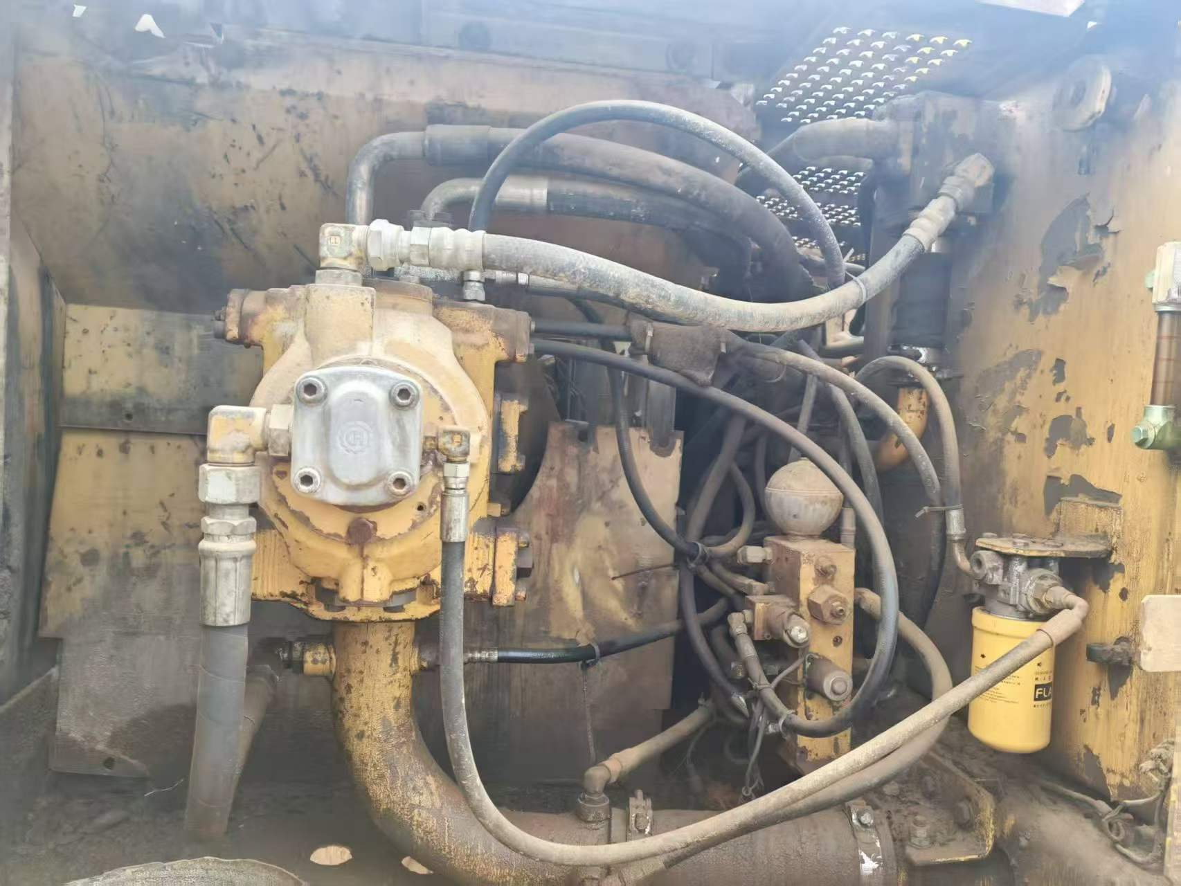 Buy Caterpillar 320V2 Used Excavator / 3