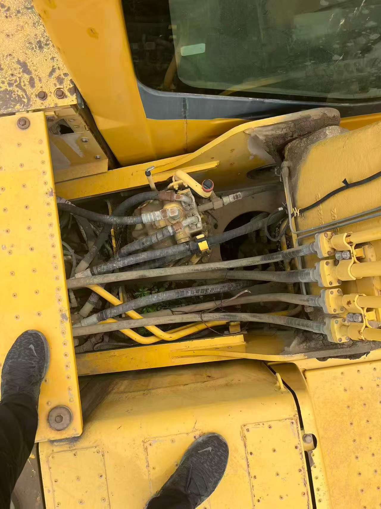 Buy Komatsu PC200 Used Excavator / 3