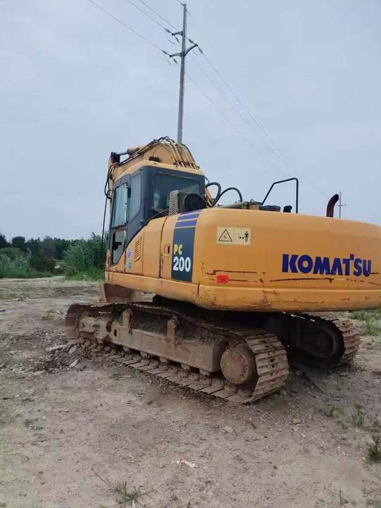 Buy Komatsu PC200-7 Used Excavator / 1