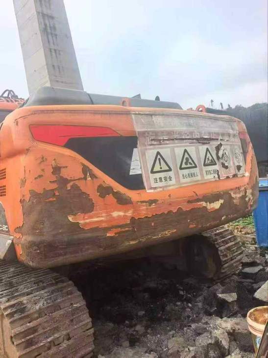 Buy Doosan DX260LC-9C Used Excavator / 1