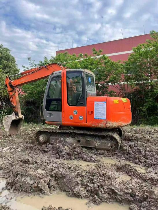 Buy Hitachi EX70 Used Excavator / 1