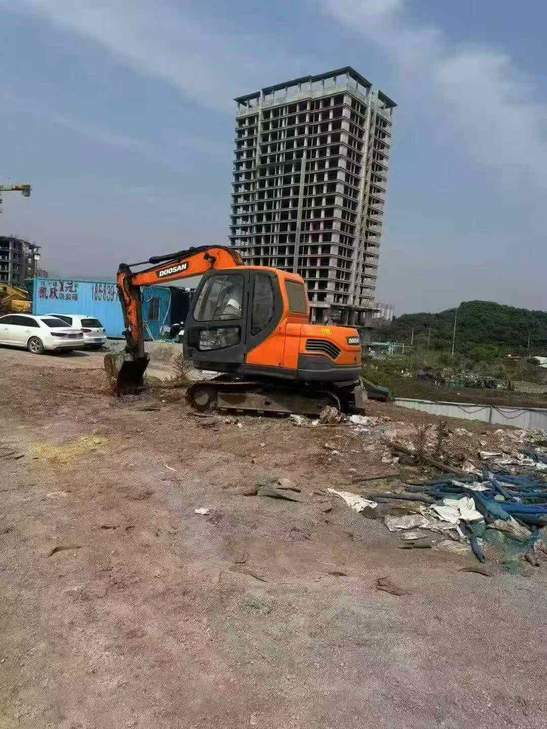 Buy Doosan DX75-10 Used Excavator / 1