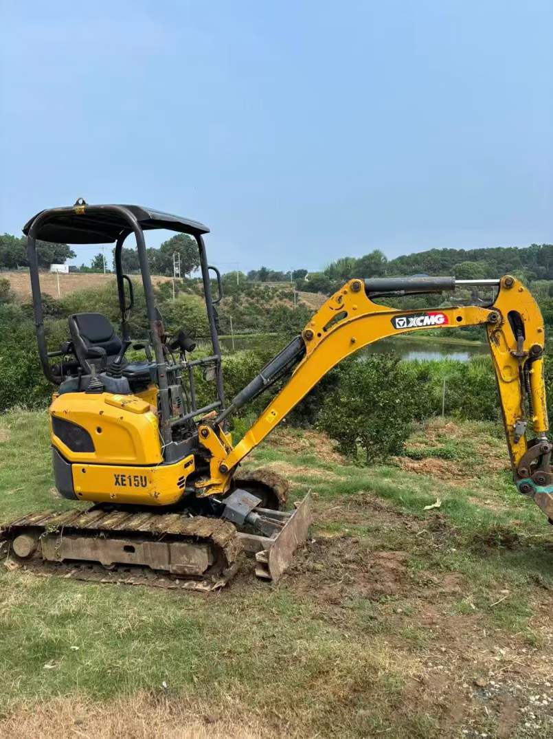 Buy XCMG XE15 Used Excavator / 1