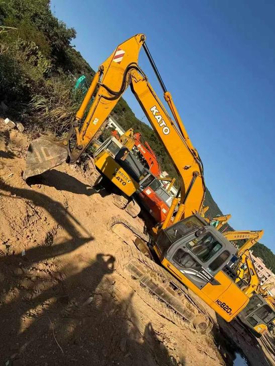Buy Kato HD820 Used Excavator / 1