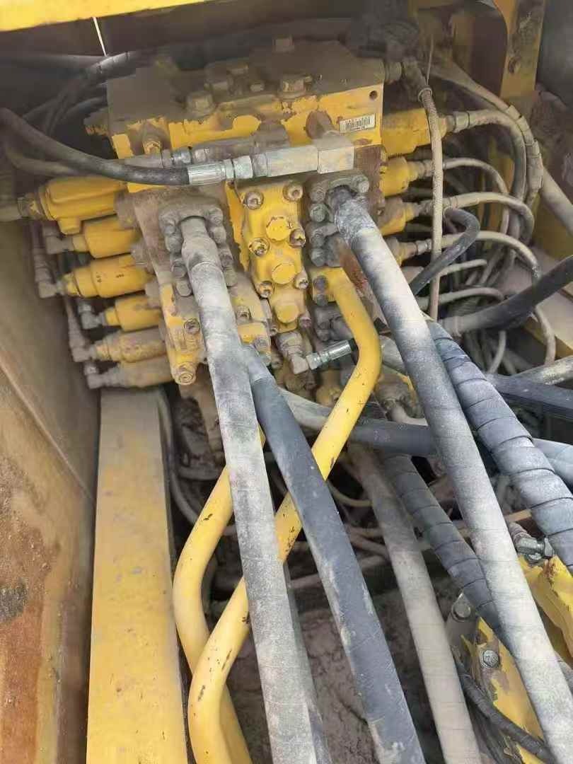 Buy Komatsu PC200-8 Used Excavator / 9 Buy Komatsu PC200-8 Used Excavator / 9