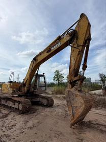 Buy Kato 820-3SP Used Excavator / 3 Buy Kato 820-3SP Used Excavator / 3