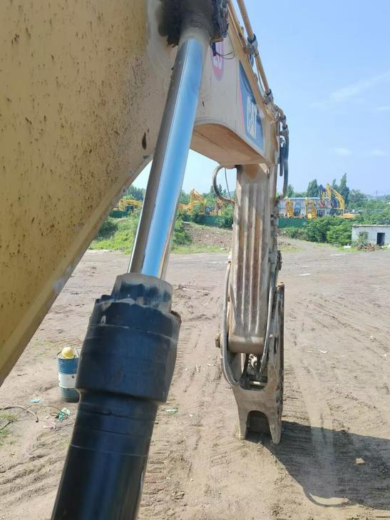 Buy Caterpillar 345D Used Excavator / 1