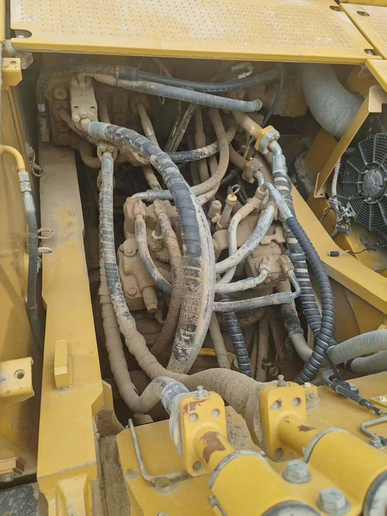 Buy Caterpillar 349E Used Excavator / 4