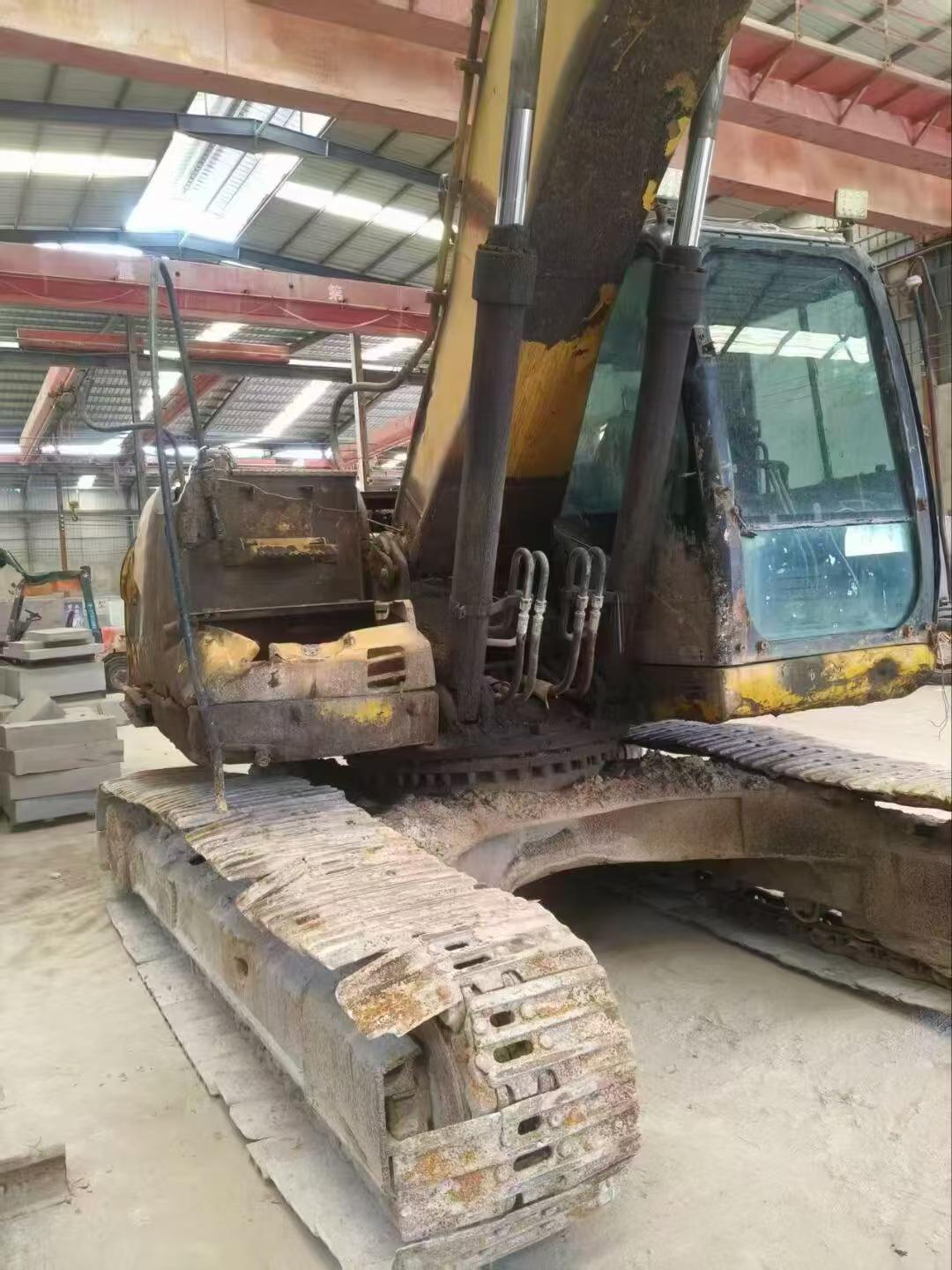 Buy Caterpillar 320D Used Excavator / 1