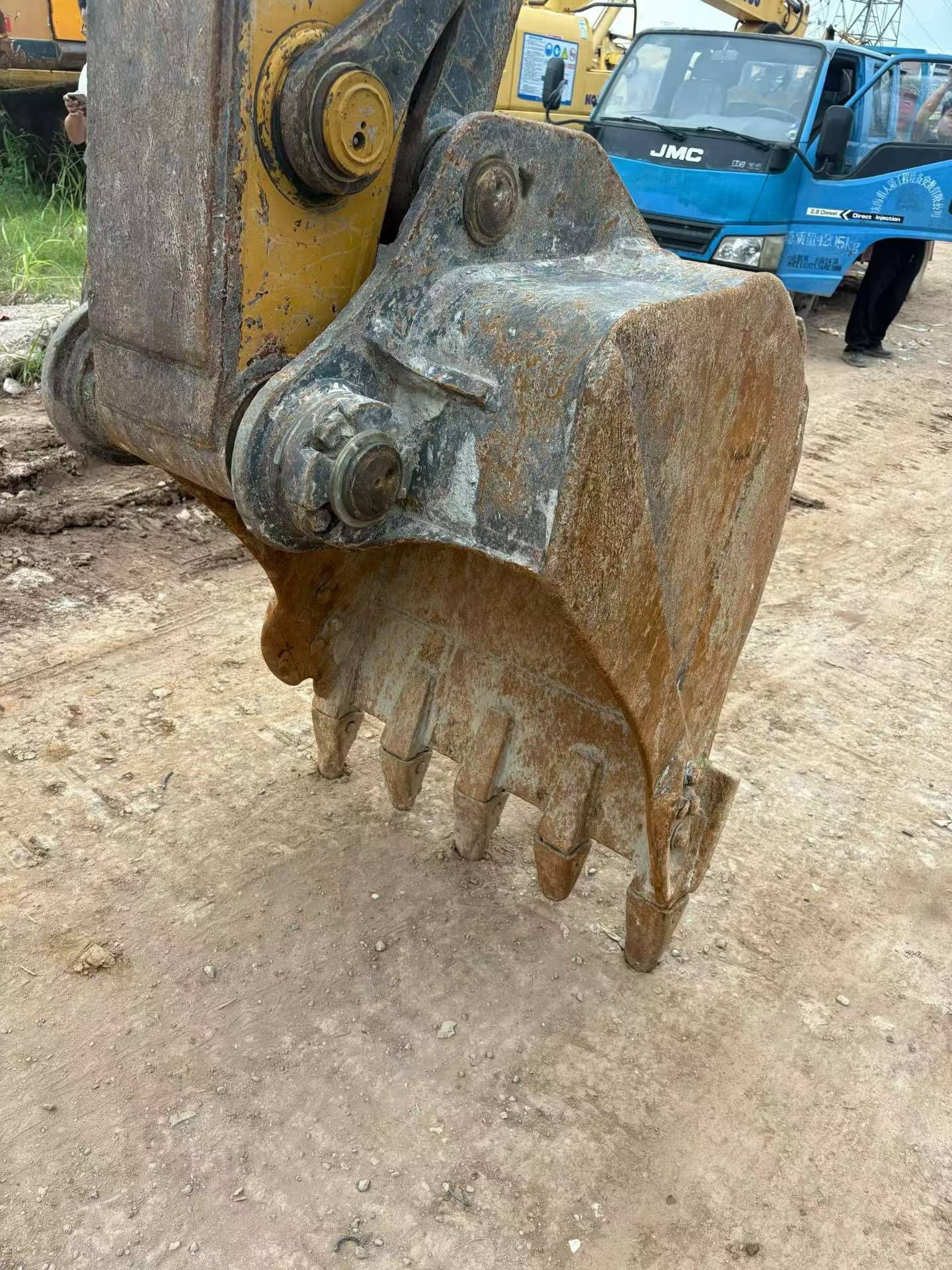 Buy XCMG XE135B Used Excavator / 4 Buy XCMG XE135B Used Excavator / 4