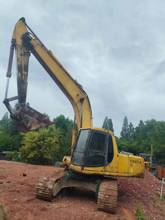 Buy Komatsu PC200 Used Excavator / 1