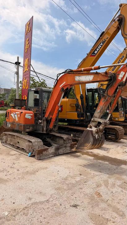 Buy Doosan DH55 Used Excavator / 1