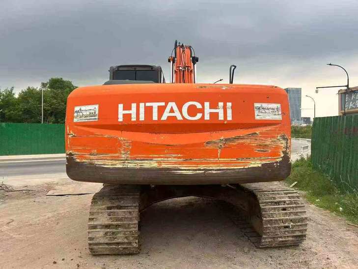 Buy Hitachi EX200-3 Used Excavator / 1