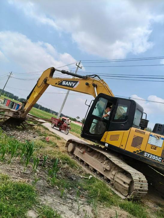 Buy Sany SY205C Used Excavator / 1