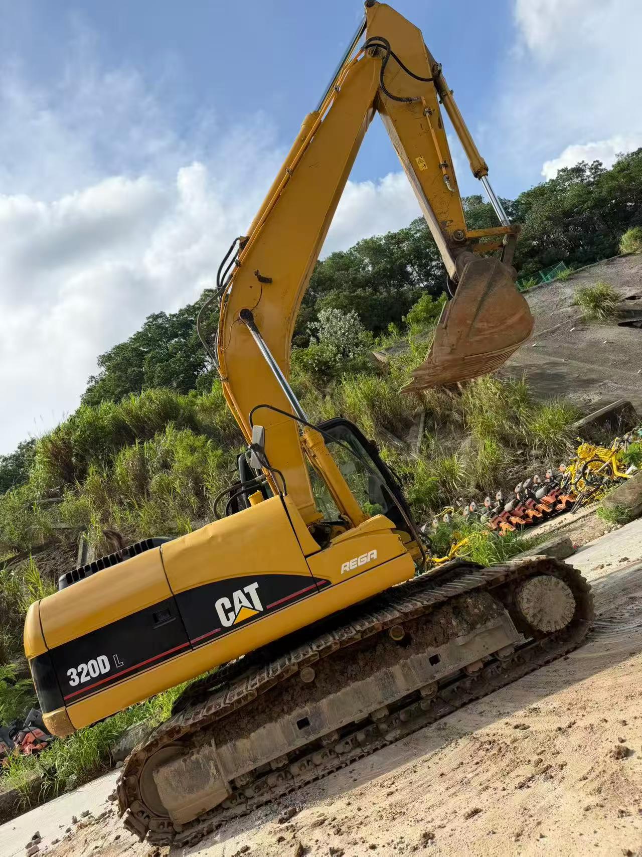 Buy Caterpillar 320D Used Excavator / 2 Buy Caterpillar 320D Used Excavator / 2