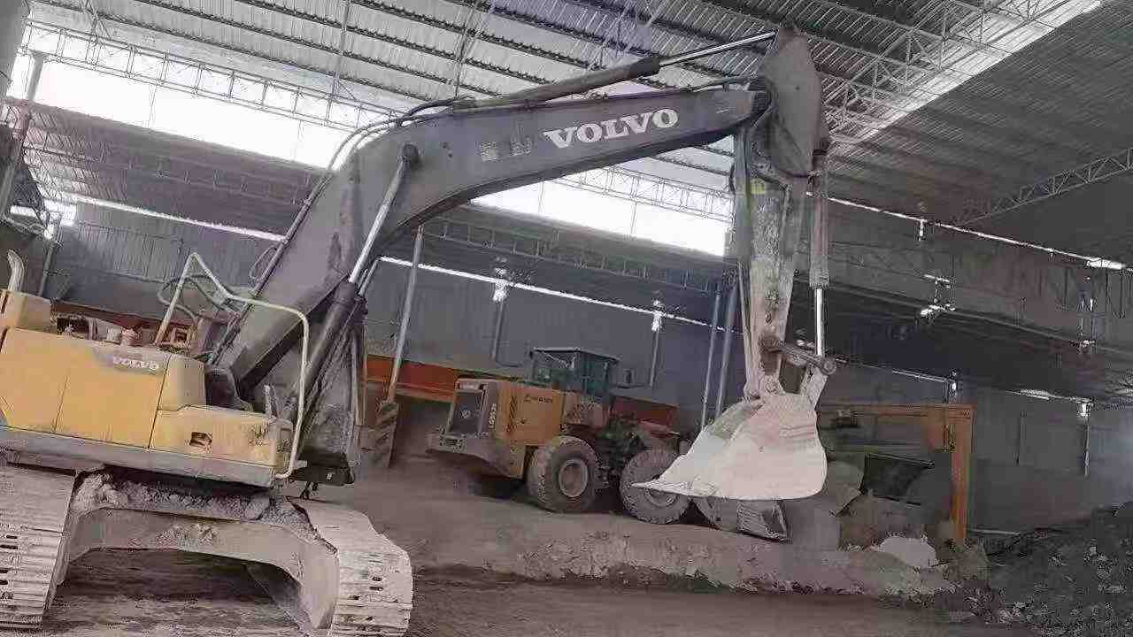 Buy Volvo EC300D Used Excavator / 5