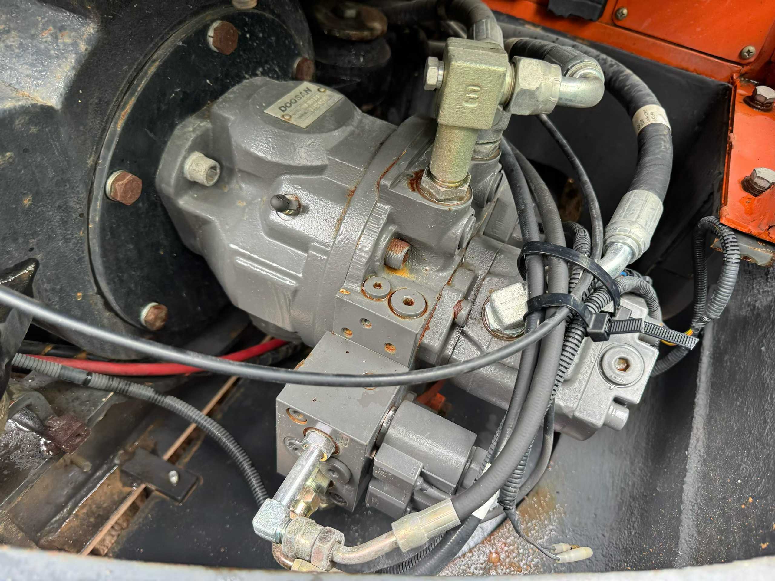 Buy Doosan DH55 Used Excavator / 2 Buy Doosan DH55 Used Excavator / 2