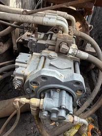 Buy Kato 820-3SP Used Excavator / 6 Buy Kato 820-3SP Used Excavator / 6