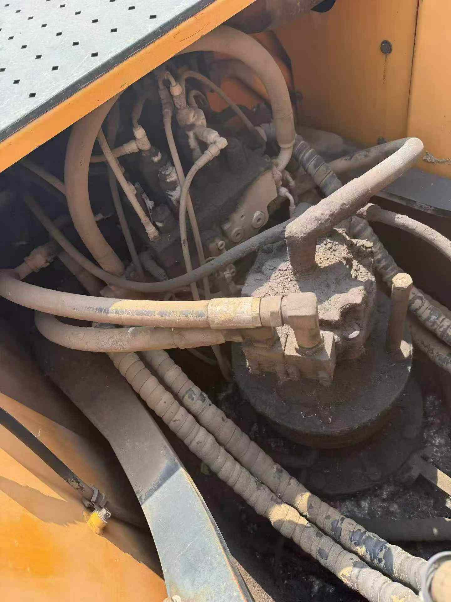 Buy Hyundai R265LC-7 Used Excavator / 3