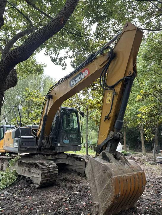 Buy XCMG XE155D Used Excavator / 1