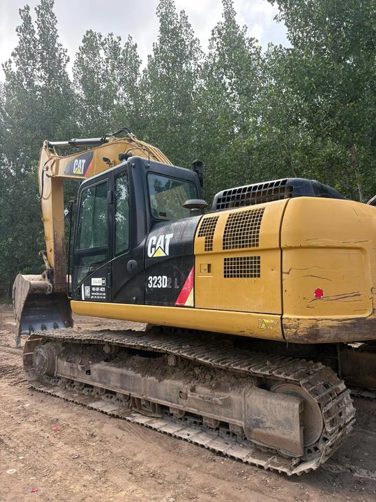 Buy Caterpillar 323D2L Used Excavator / 1