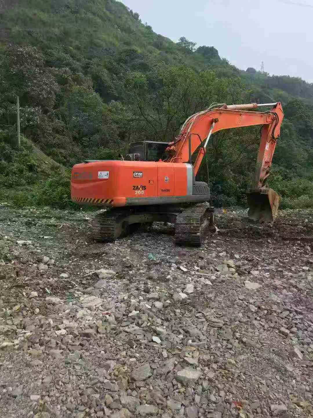 Buy Hitachi EX200-3 Used Excavator / 3