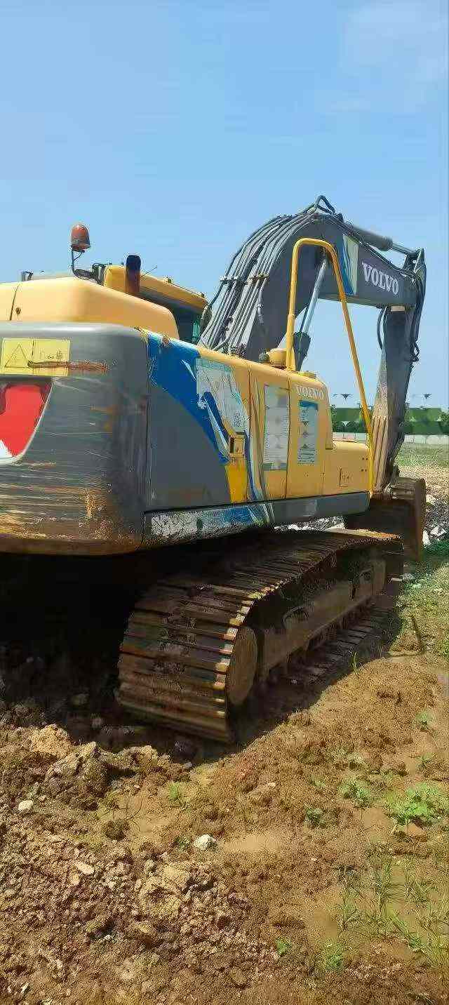 Buy Volvo EC210B Used Excavator / 1