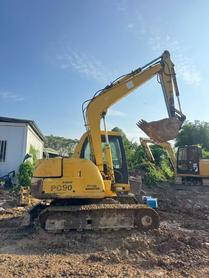 Buy Komatsu PC60-7C Used Excavator / 2 Buy Komatsu PC60-7C Used Excavator / 2