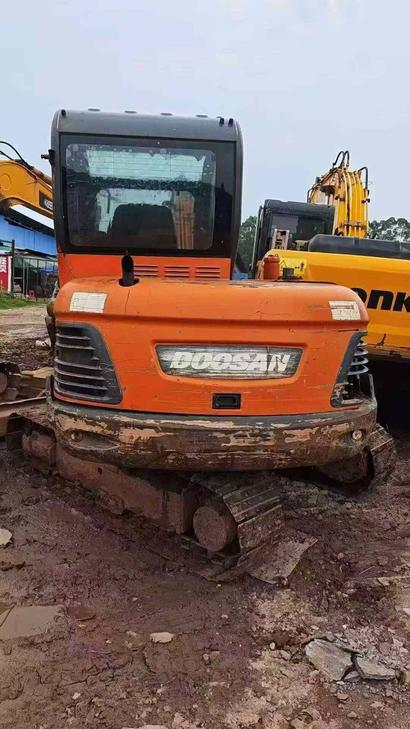 Buy Doosan DX60 Used Excavator / 1