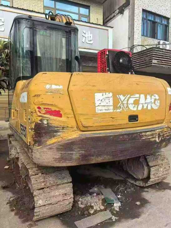 Buy XCMG XE75C Used Excavator / 1