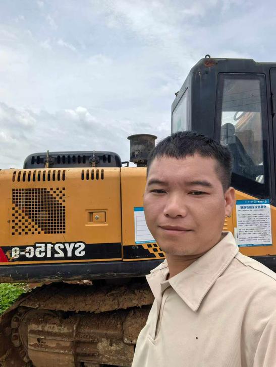 Buy Sany SY215C Used Excavator / 1