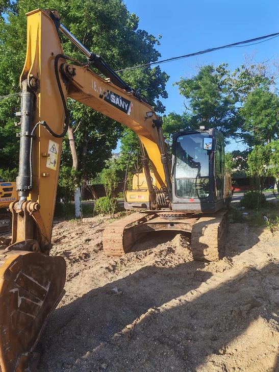 Buy Sany SY135 Used Excavator / 1