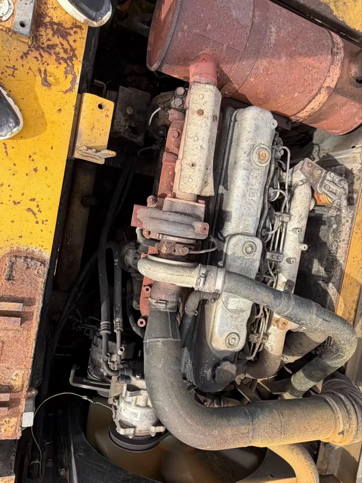Buy Kato 820-3SP Used Excavator / 5 Buy Kato 820-3SP Used Excavator / 5