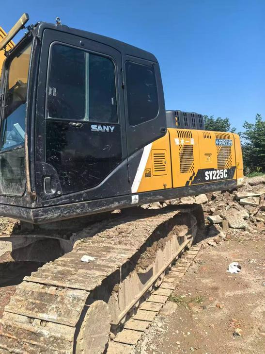Buy Sany SY215C-8 Used Excavator / 1