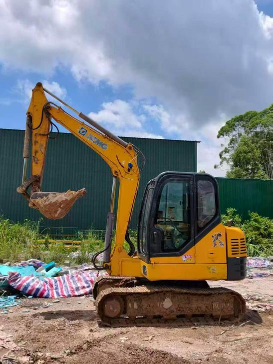 Buy XCMG XE60 Used Excavator / 1