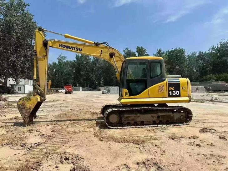 Buy Komatsu PC130-7 Used Excavator / 1