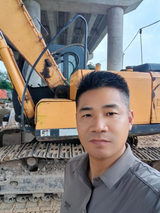 Buy Hyundai R215-7C Used Excavator / 1