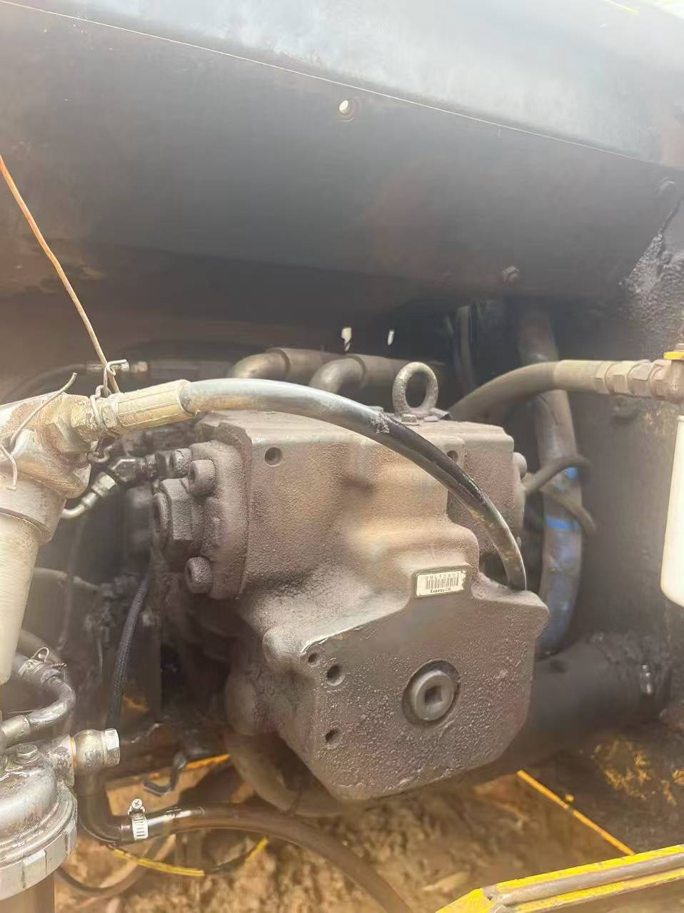 Buy Komatsu PC200-7 Used Excavator / 4