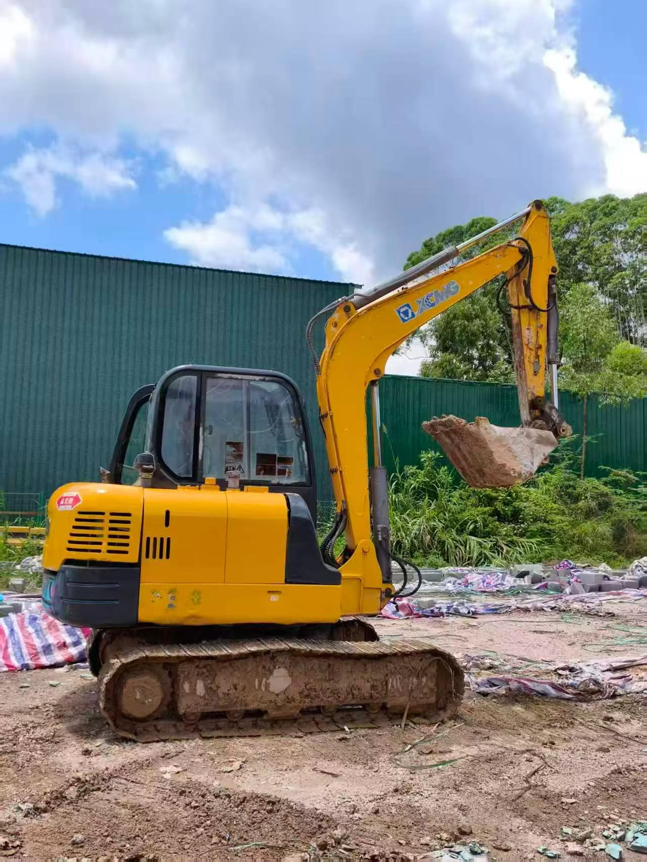 Buy XCMG XE60 Used Excavator / 2 Buy XCMG XE60 Used Excavator / 2