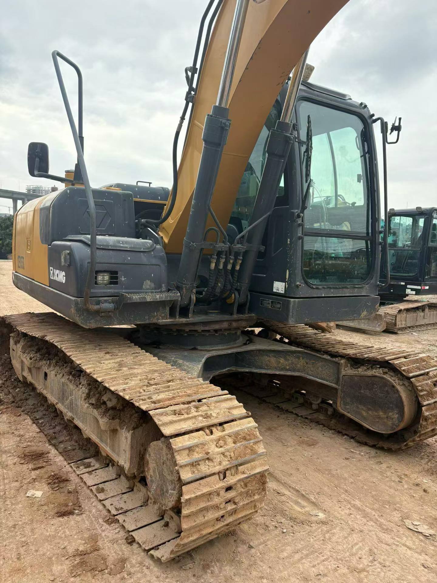 Buy XCMG XE135B Used Excavator / 5 Buy XCMG XE135B Used Excavator / 5