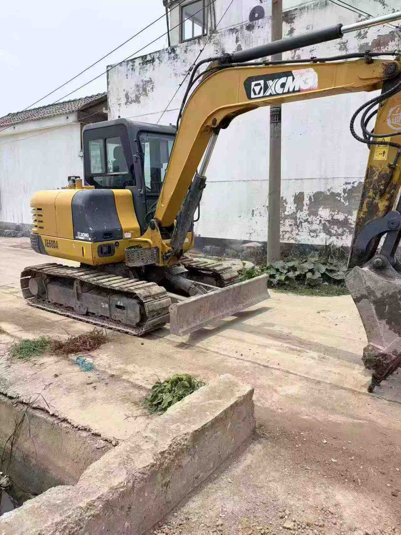 Buy XCMG XE60 Used Excavator / 1