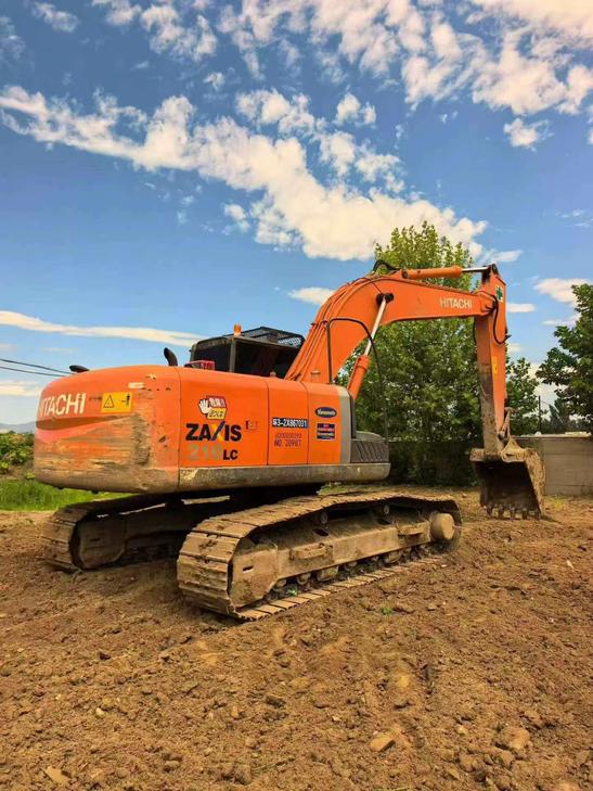 Buy Hitachi EX210 Used Excavator / 1