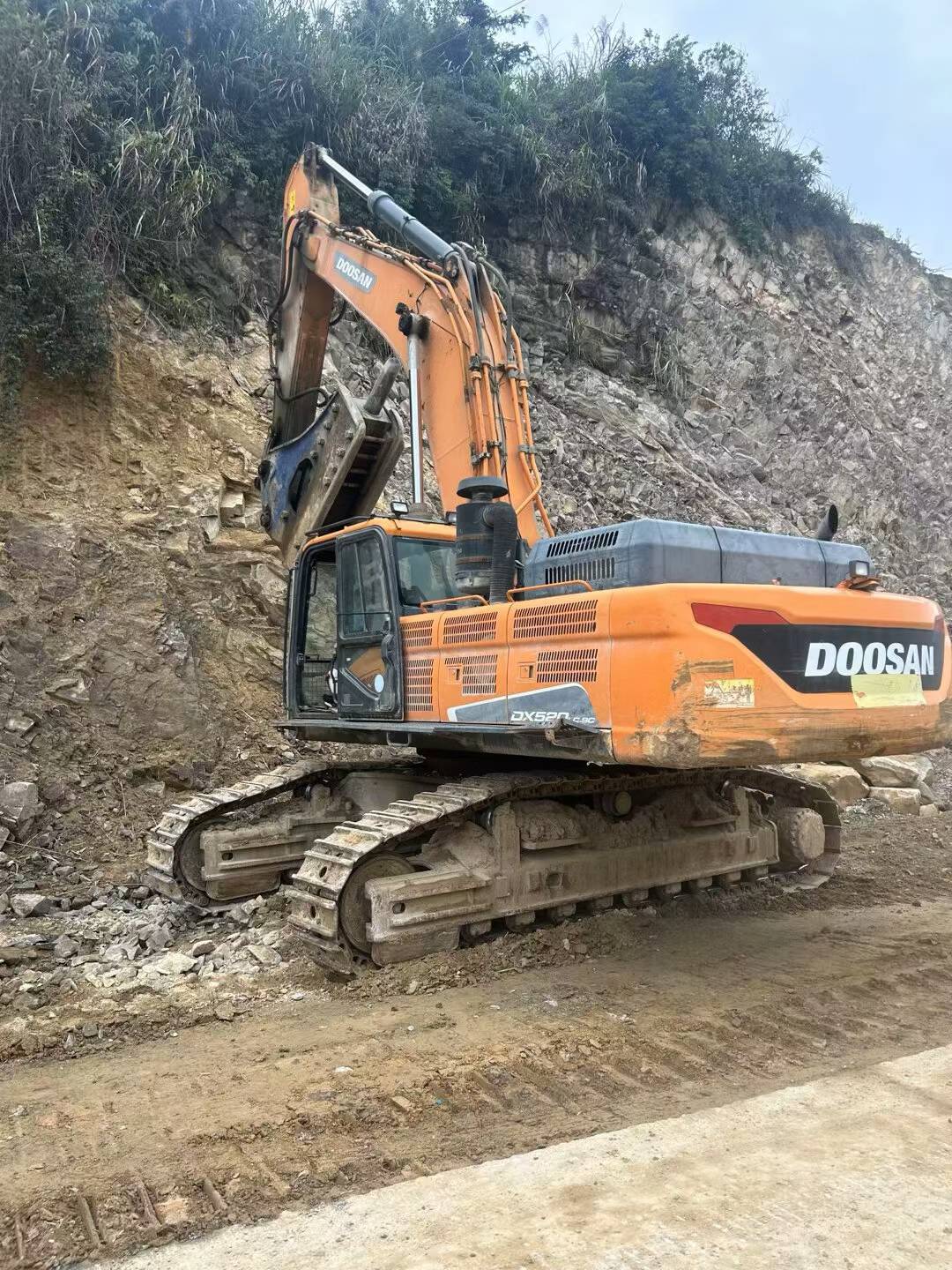 Buy Doosan DX520LC Used Excavator / 8 Buy Doosan DX520LC Used Excavator / 8