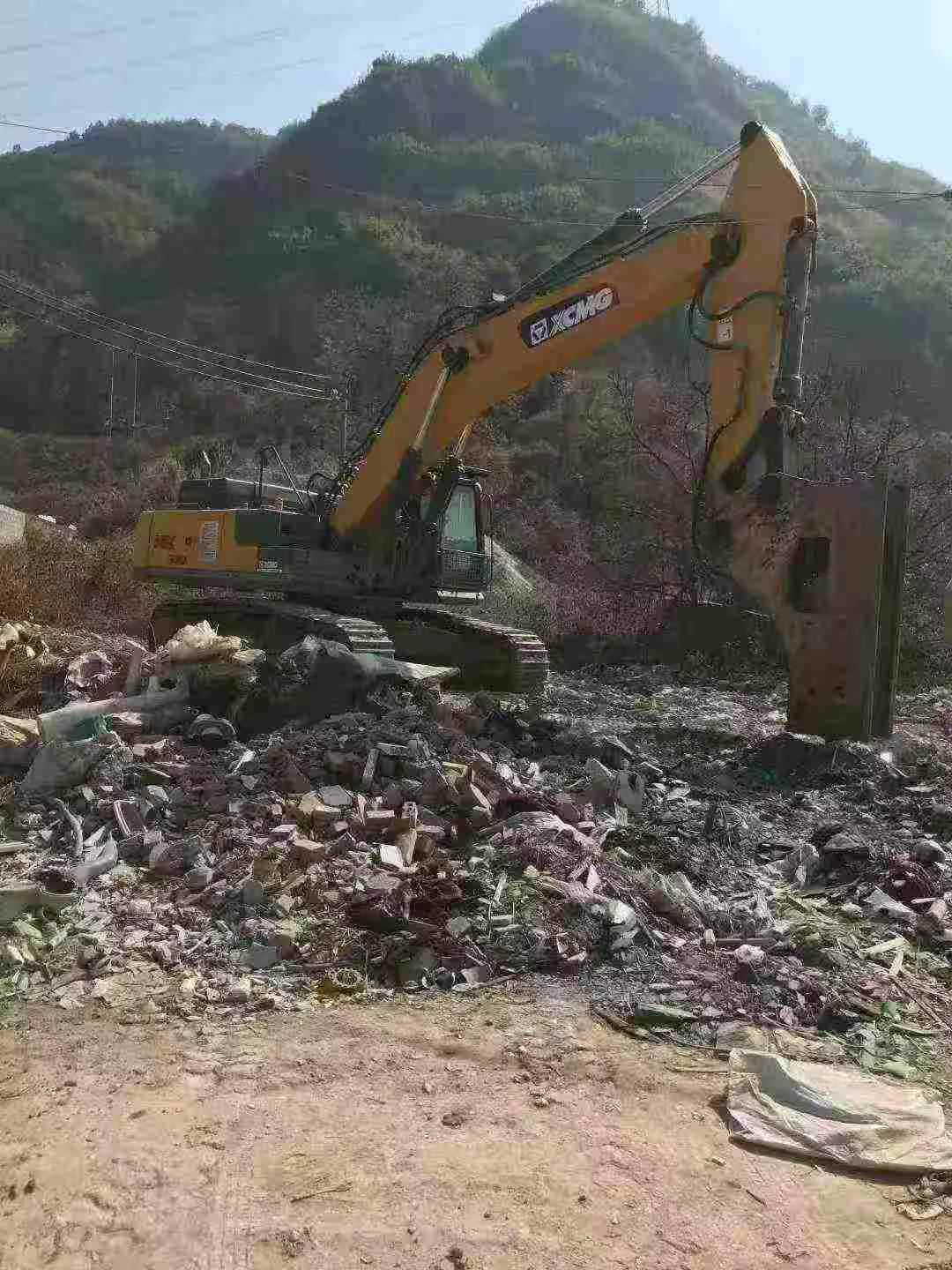 Buy XCMG XE490D Used Excavator / 4