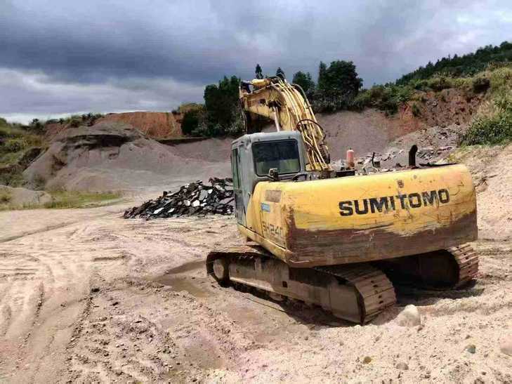 Buy Sumitomo SH210-5 Used Excavator / 1