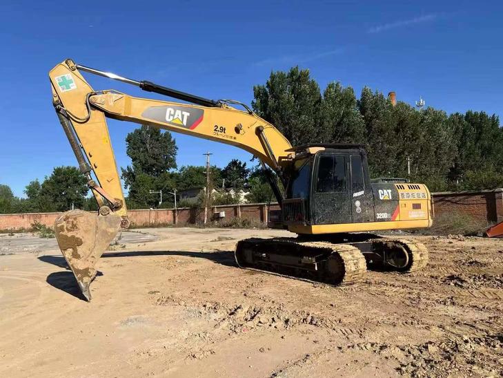 Buy Caterpillar 320A Used Excavator / 1