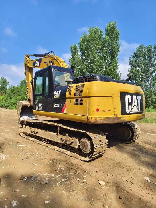 Buy Caterpillar 323D2L Used Excavator / 1