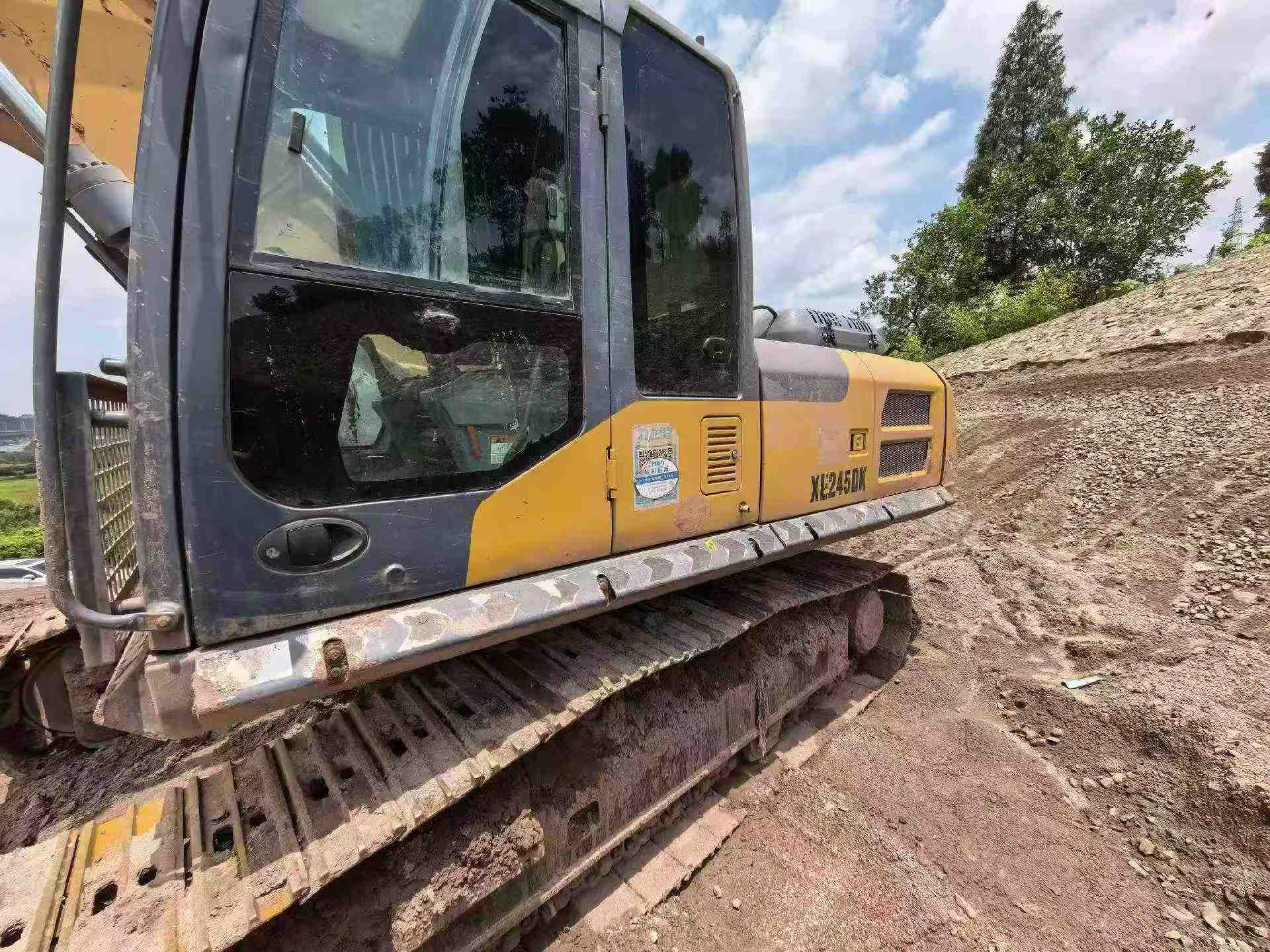Buy XCMG XE225DK Used Excavator / 8